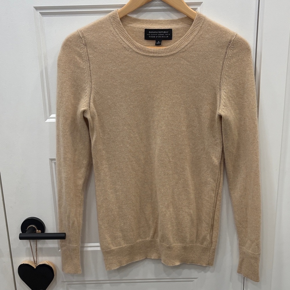 Banana Republic with Scottish Cashmere yarn by Todd & Duncan